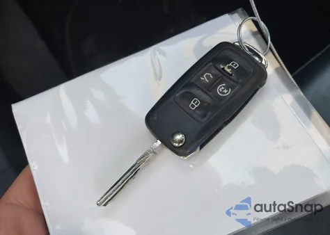 2014 Volkswagen Passat 1.8T Sel Premium from USA, damaged, VIN 1VWCT7A34EC009809